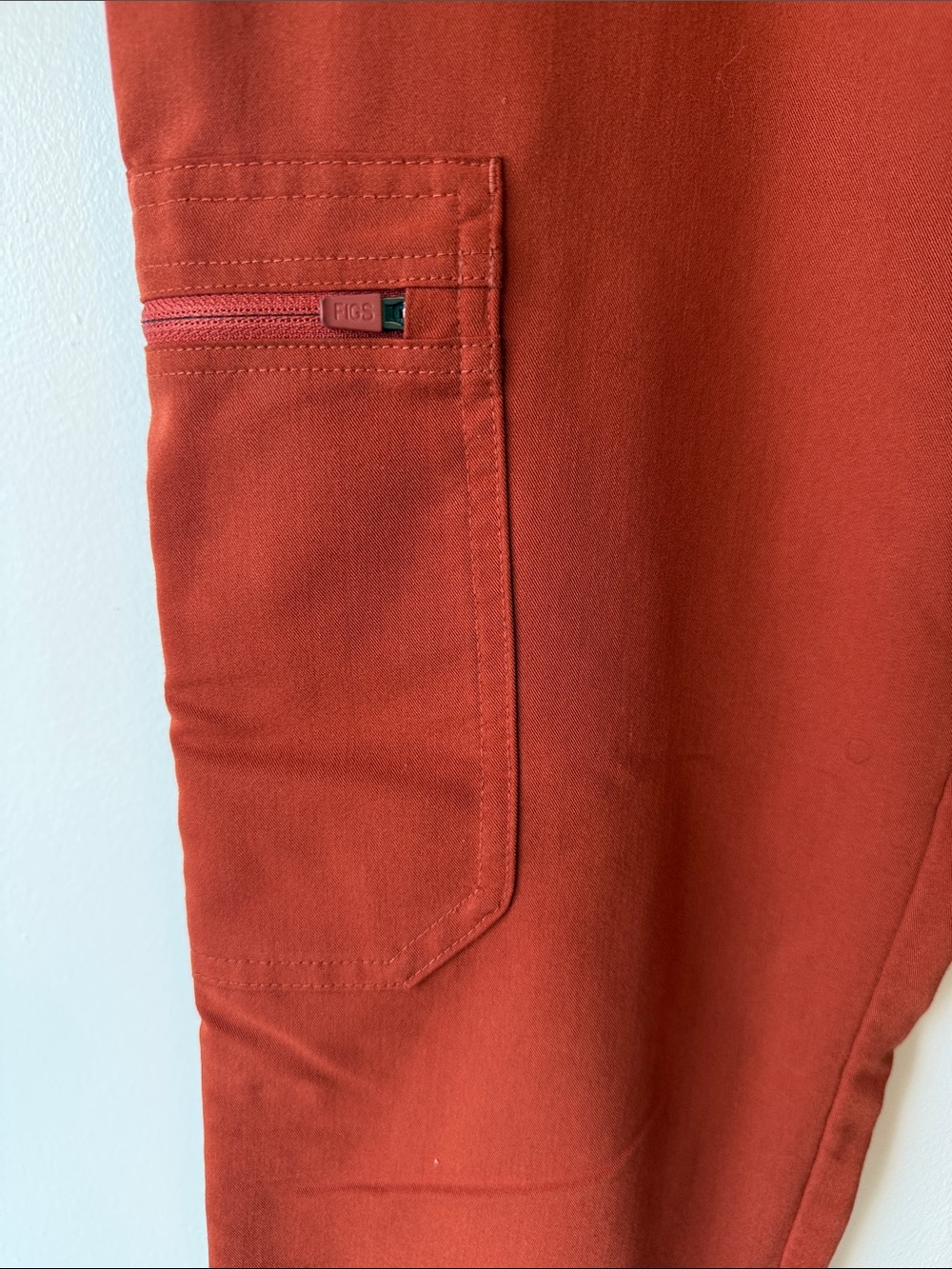 Figs Men's Rust Cargo Scrub Pants with Drawstring - Picture 3 of 5